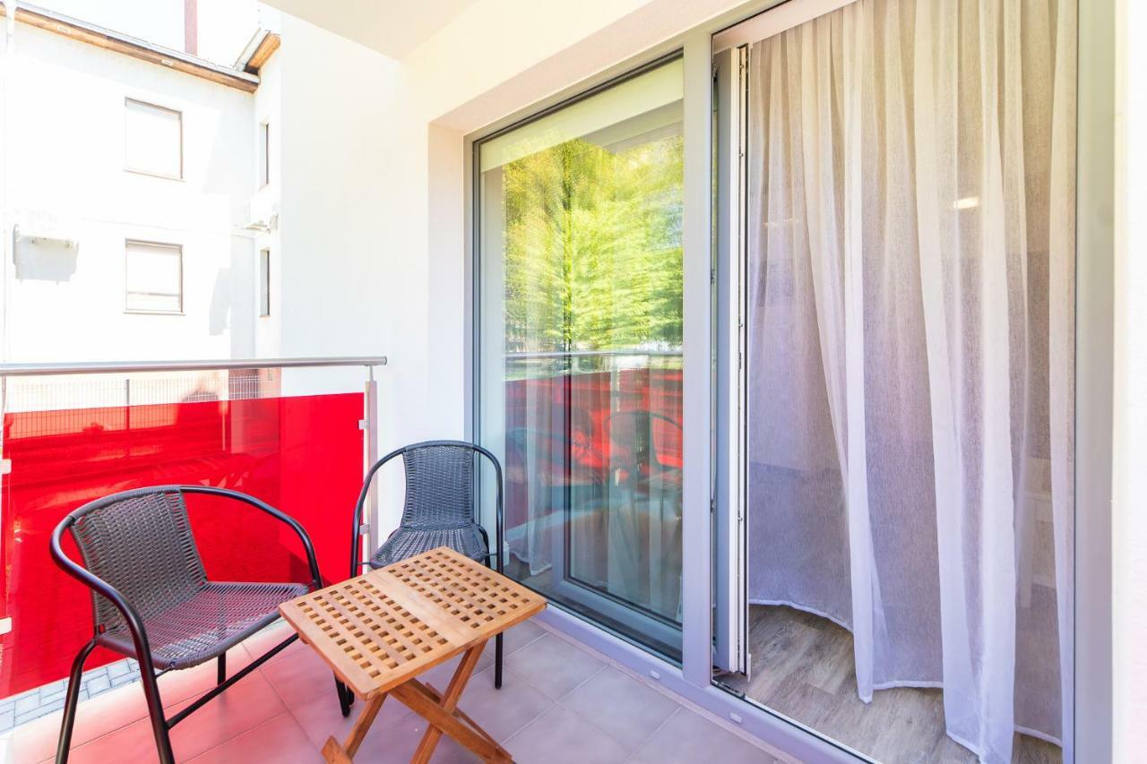 Kolorowe Balkony - Stylowy Apartament Nad Morzem By Noclegi Renters Мендзиздрое Екстериор снимка